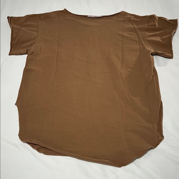 Pebby Forevee Pre-Cut Side Slit “Mountain Mama” T-Shirt - Picture 2 of 4